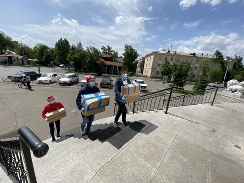 МЫ ПОМОГАТЬ НЕ УСТАЁМ …