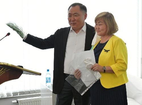 ГЛАВА ТУВЫ ПОРУЧИЛ РАЗРАБОТАТЬ РЕСПУБЛИКАНСКИЙ ЗАКОН ПО ПОДДЕРЖКЕ МЕСТНЫХ ТОВАРОПРОИЗВОДИТЕЛЕЙ