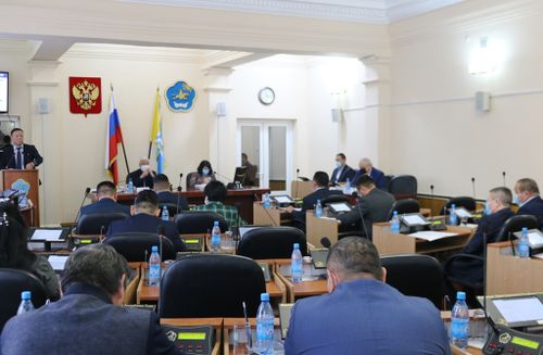 Бюджет республики на предстоящие три года принят в первом чтении