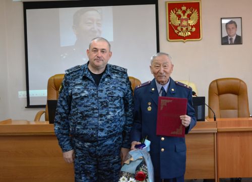 Поздравления с юбилеем принимает ветеран УФСИН Борбак-оол Узум