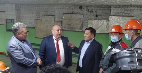 Решать вопросы на месте. Владислав Ховалыг побывал в Барун-Хемчикском кожууне