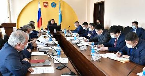 В Туве наметили первый пакет антикризисных мер