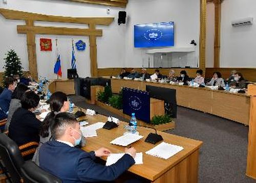 Общественники Тувы обсудили способы реформирования Минтруда региона