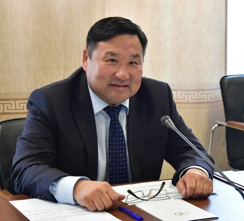 Инвесторов попросили построить новую школу для республики