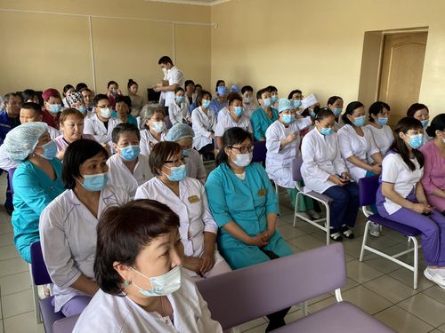 «ЕДИНАЯ РОССИЯ» поздравила медицинских сестер Тувы с профессиональным праздником