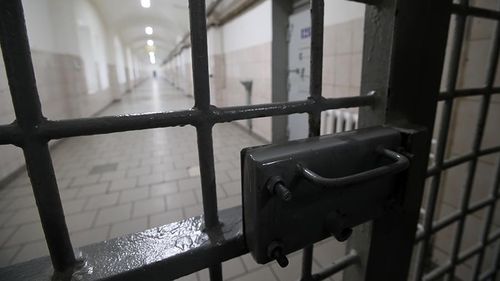 ПРЕДСТАНУТ ПЕРЕД СУДОМ ЗА ПОБЕГ