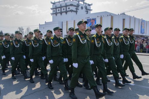 Глава Тувы Владислав Ховалыг поздравил с Днем  защитника Отечества