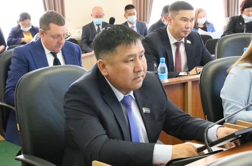 Верховный Хурал  Тувы открыл осеннюю сессию
