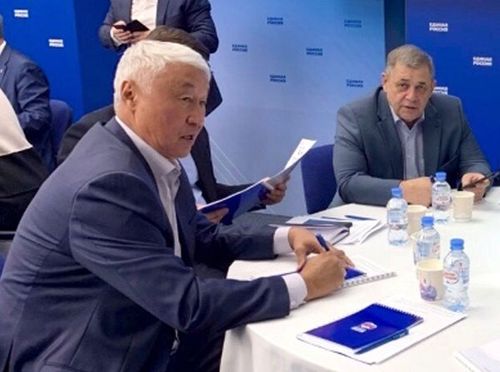 АНДРЕЙ ТУРЧАК: ПЕРЕД "ЕДИНОЙ РОССИЕЙ" СТОИТ ЗАДАЧА ПО НАПОЛНЕНИЮ КОНКРЕТНЫМ СОДЕРЖАНИЕМ КАЖДОГО ПОЛОЖЕНИЯ КОНСТИТУЦИИ