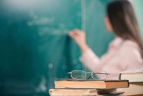 В октябре учителям Тувы выплатят перерасчет заработной платы за сентябрь с учетом новой системы оплаты педагогического труда