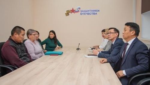 Защитников Отечества Отчизна защитит