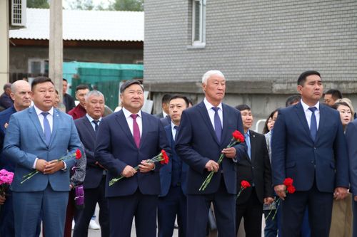 В Кызыле почтили память основоположника тувинской государственности Монгуша Буян-Бадыргы