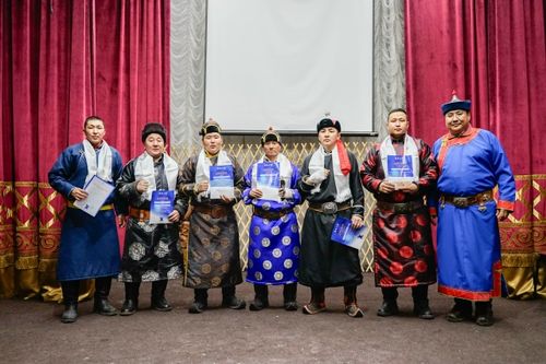 Впервые в Туве провели турнир по разбиванию хребтовой кости крупнорогатого скота