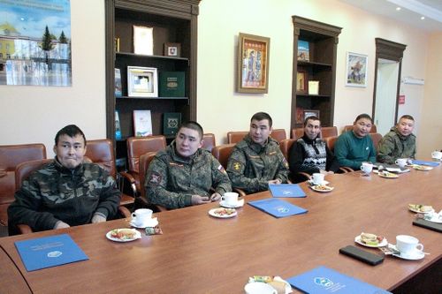 В Верховном Хурале состоялась рабочая встреча с участниками специальной военной операции