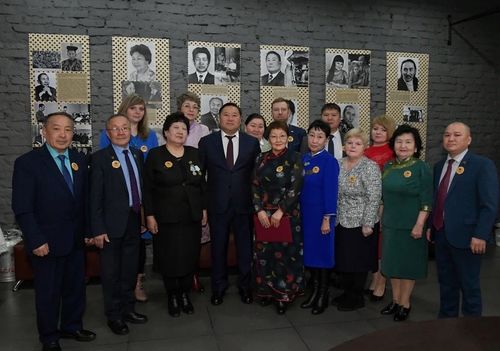 Владислав Ховалыг: Рад, что в педагогическом сообществе Тувы определили 706 наставников