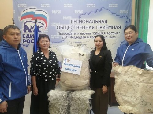 В Туве акция "Тепло для Героя" продолжается