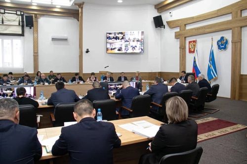 В Туве еженедельные аппаратные совещания перенесли с понедельника на субботу