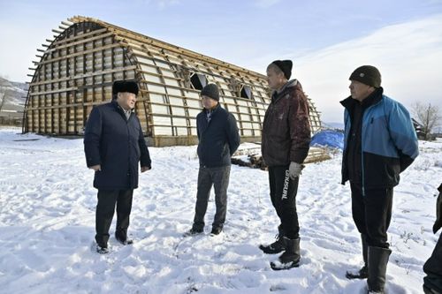 Глава Тувы проинспектировал обновленный Дом культуры и строительство спортзала в селе Уюк