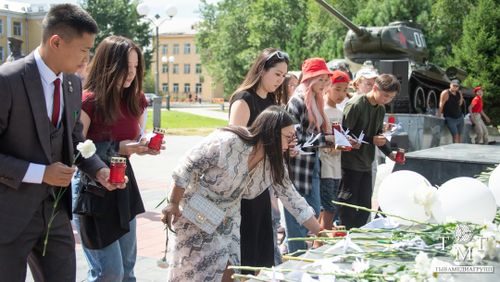 В Туве почтили память погибших детях Донбасса