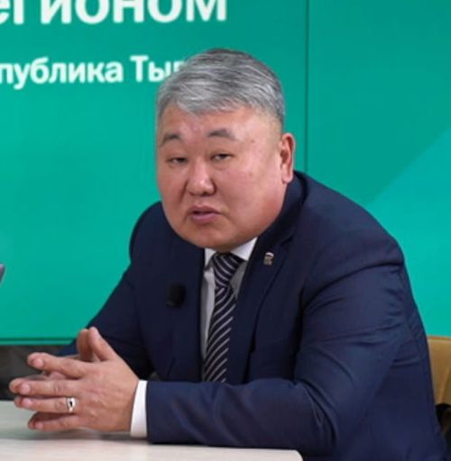 Сайлык-оол Оюн: «На озере Дус-Холь установят модульные дома»