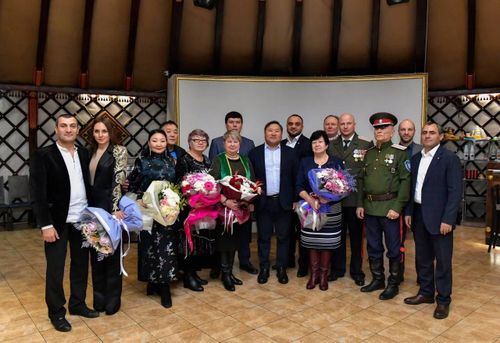 Глава Тувы Владислав Ховалыг поздравил мусульман республики с окончанием священного месяца Рамадан и праздником Ураза-байрам
