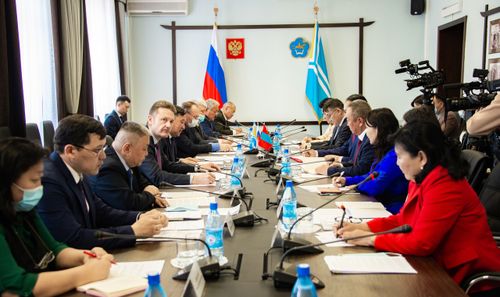В Туву с официальным визитом прибыл губернатор Увс аймака Монголии господином Чулуун Чимэд