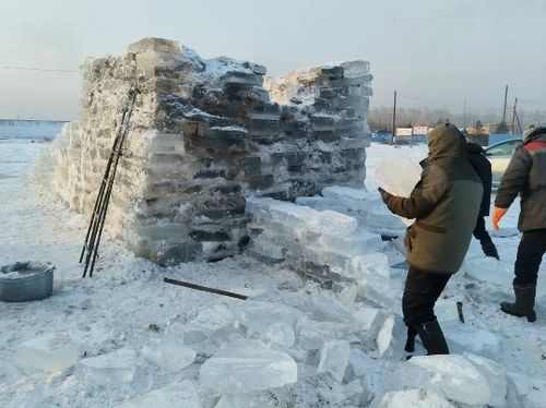 Хайыраканцы обрадовали детей