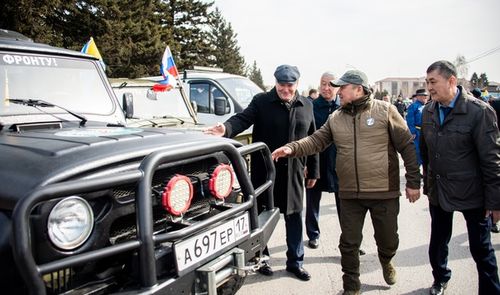 За Россию! За победу! Тува передала автомашины участникам СВО