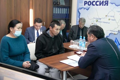 В Туве продолжается декада приемов граждан в честь дня рождения партия «Единая Россия»