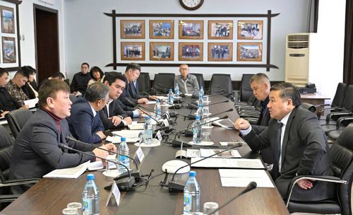 Глава Тувы провел рабочее совещание по подготовке столицы региона к IV Международному буддийскому форуму.