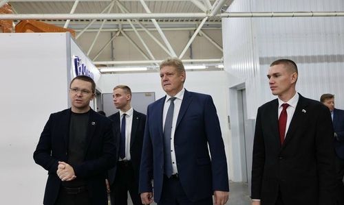 Шаг к равным возможностям: полпред посетил производство техники для людей с ОВЗ