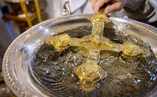Православные верующие Тувы отмечают Крещенский сочельник, сообщают на сайте Правительства республики.