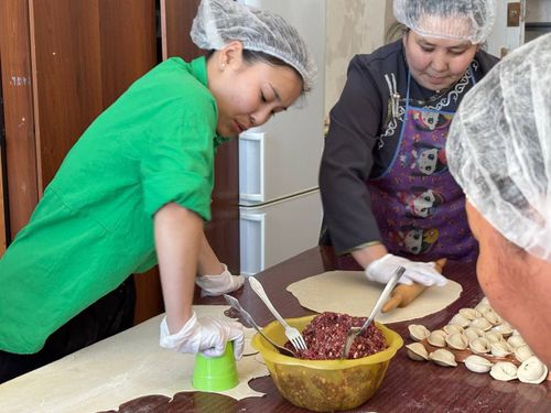 Администрация Монгун-Тайгинского района организовала среди своих сотрудников благотворительную акцию «Лепи Добро».