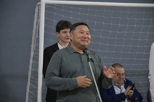 Благодаря шефской помощи Тувы в городе Свердловске ЛНР открыт обновленный спортзал