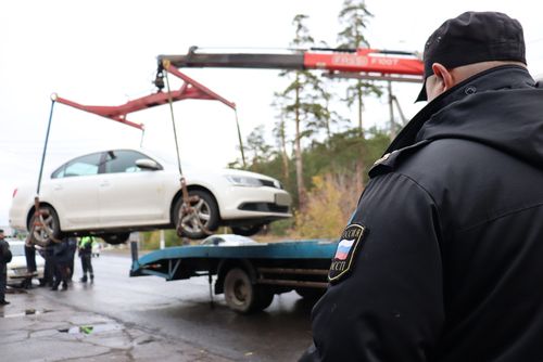 В Туве за 11 месяцев судами наложены аресты на 82 автомобиля граждан