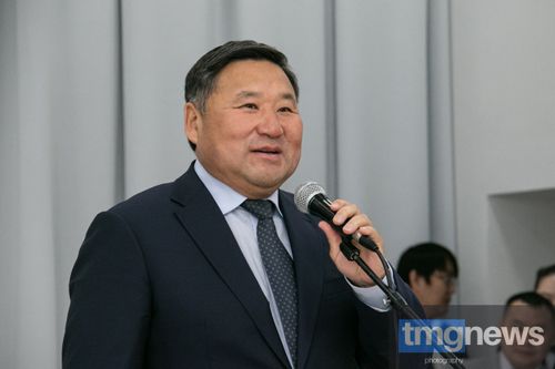 Глава Тувы Владислав Ховалыг принял участие в церемонии открытия новой пристройки к школе