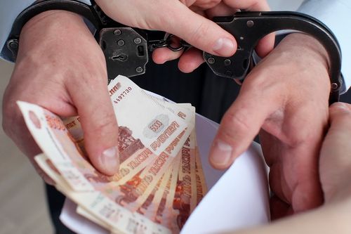 В Кызыле за получение взятки чиновник осужден к реальному лишению свободы