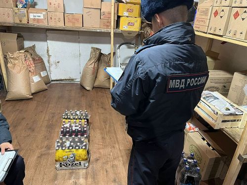 В Туве накануне новогодних праздников из оборота изъяли более тонны нелегального алкоголя