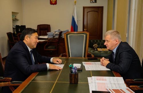 Глава Тувы встретился с заместителем министра просвещения России Андреем Николаевым