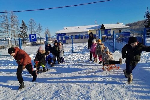 З40 временных досуговых центров работают в Туве на каникулах