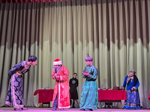 В Туране прошел районный этап Республиканского фестиваля-конкурса социальных театров «Хуулгаазын коруш»