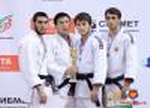 Что дарят чемпионы на 8 Марта