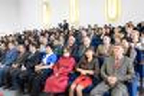 Связь общества и власти — главное требование дня