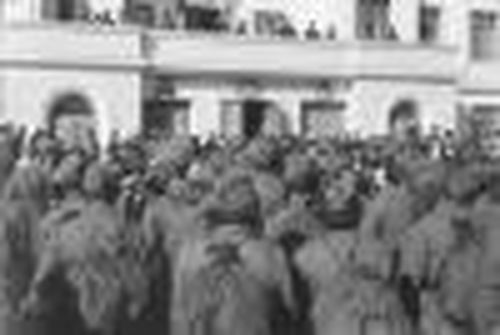 Потомки готовятся к параду